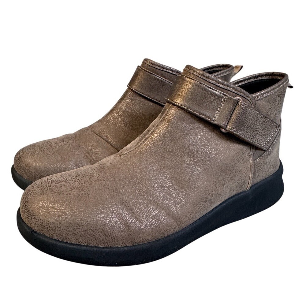 Clarks Size 7 Cloudsteppers Sillian 2.0 West Womens Ankle Booties Side Zip